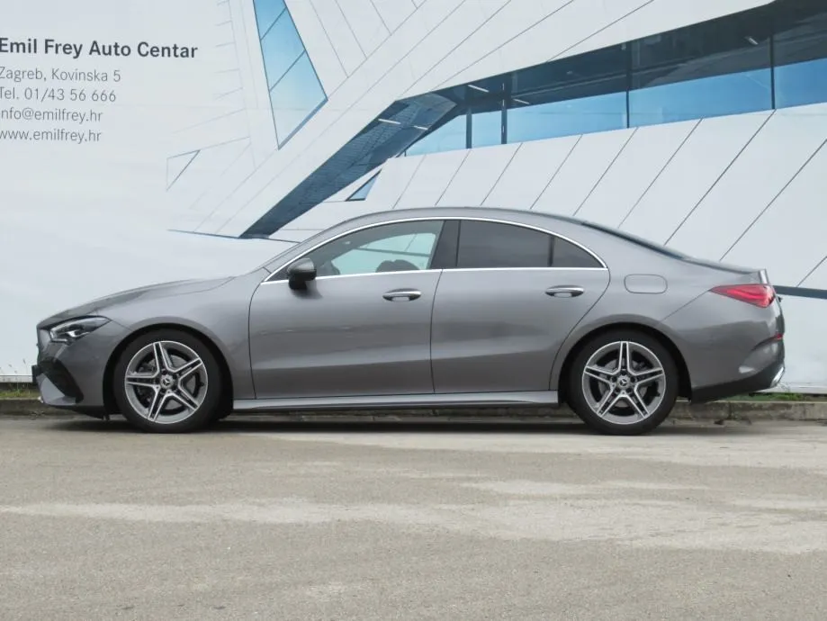 mercedes-benz cla 200 d amg line - slika 11