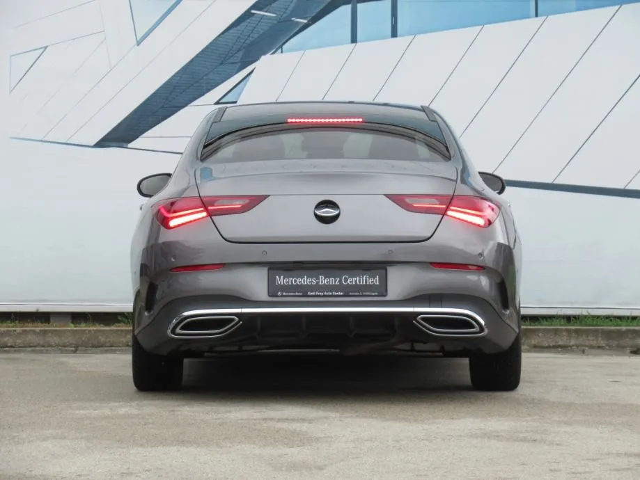 mercedes-benz cla 200 d amg line - slika 14