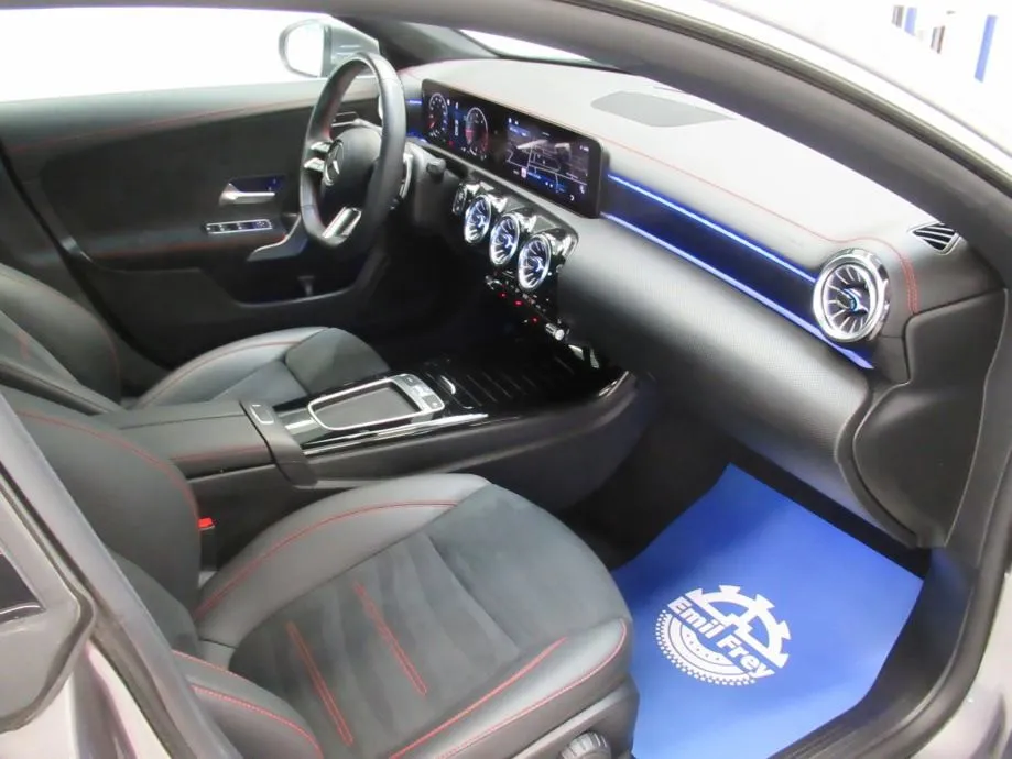 mercedes-benz cla 200 d amg line - slika 15