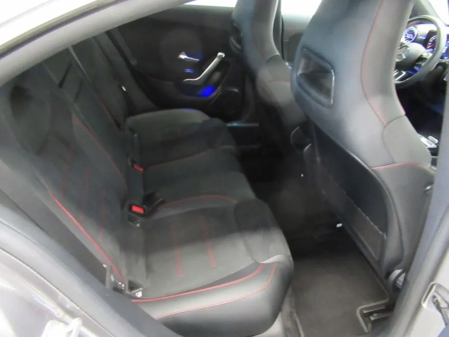 mercedes-benz cla 200 d amg line - slika 5
