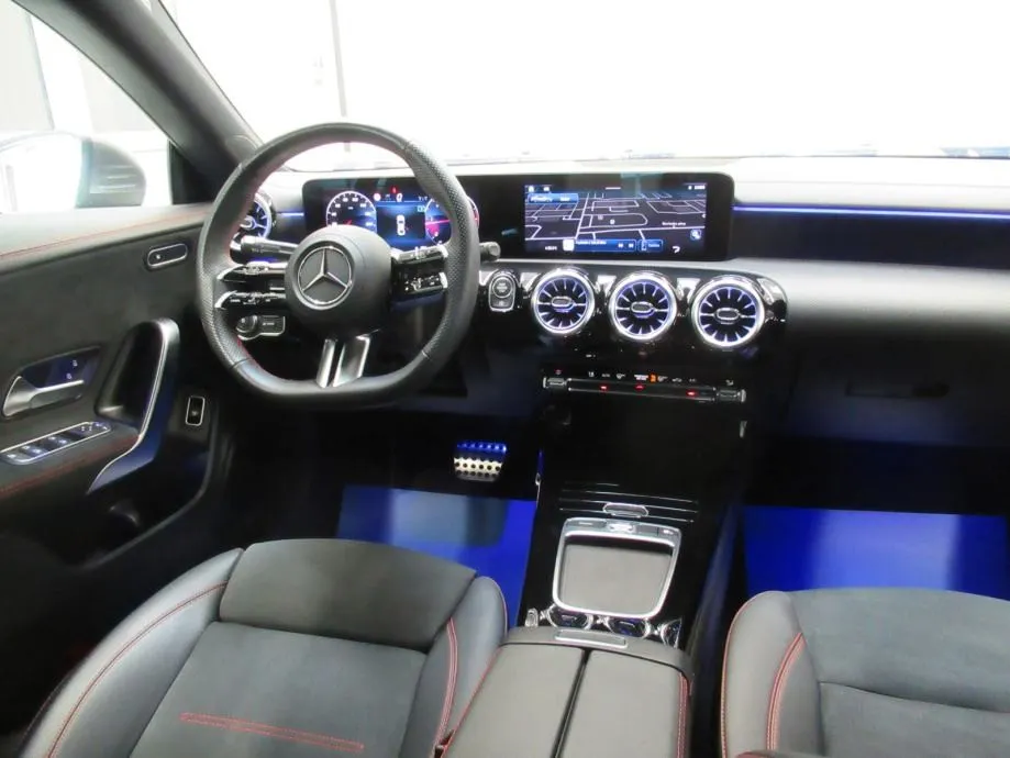 mercedes-benz cla 200 d amg line - slika 9