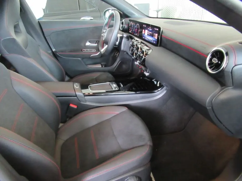 mercedes-benz cla klasa 200 d amg line - slika 10