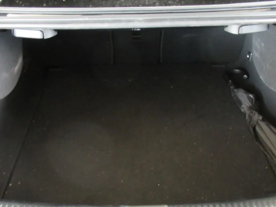 mercedes-benz cla klasa 200 d amg line - slika 17