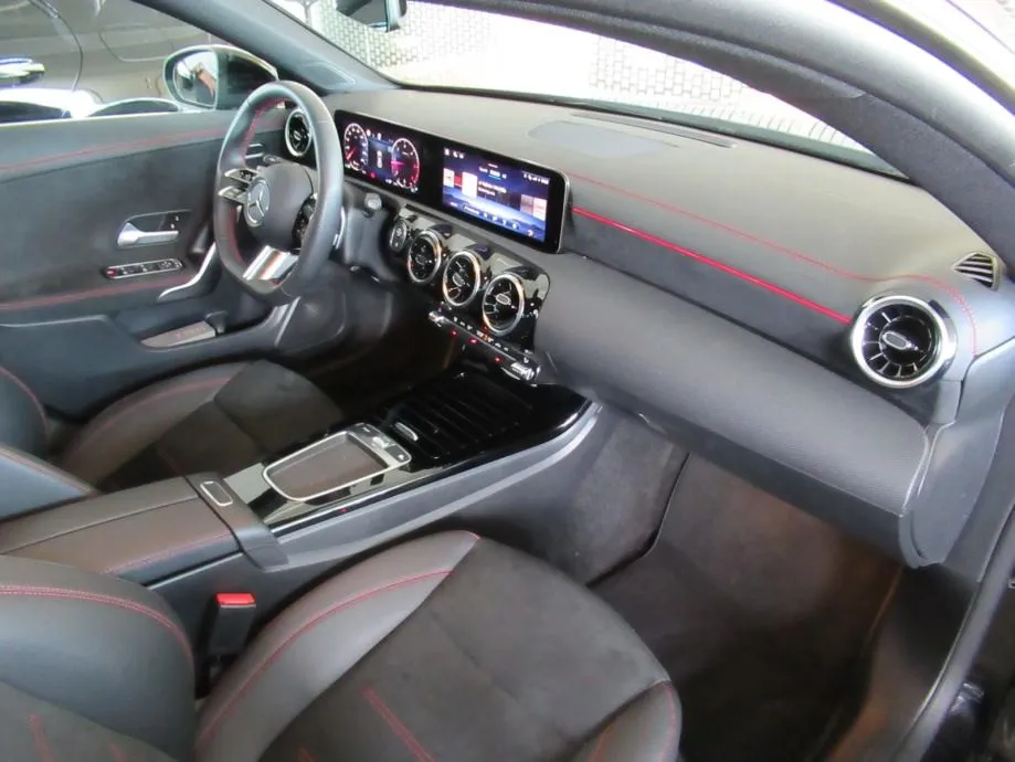 mercedes-benz cla klasa 200 d amg line - slika 9