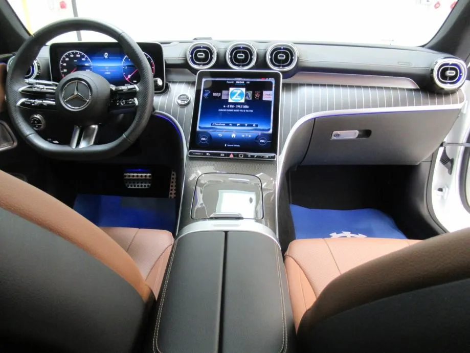 mercedes-benz cle 220 d coupe amg line premium plus - slika 12