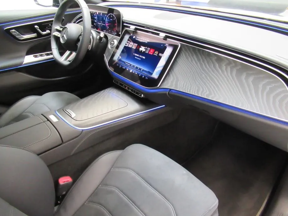 mercedes-benz e 220 d amg line/digital/memory/distronic/night/360° - slika 10
