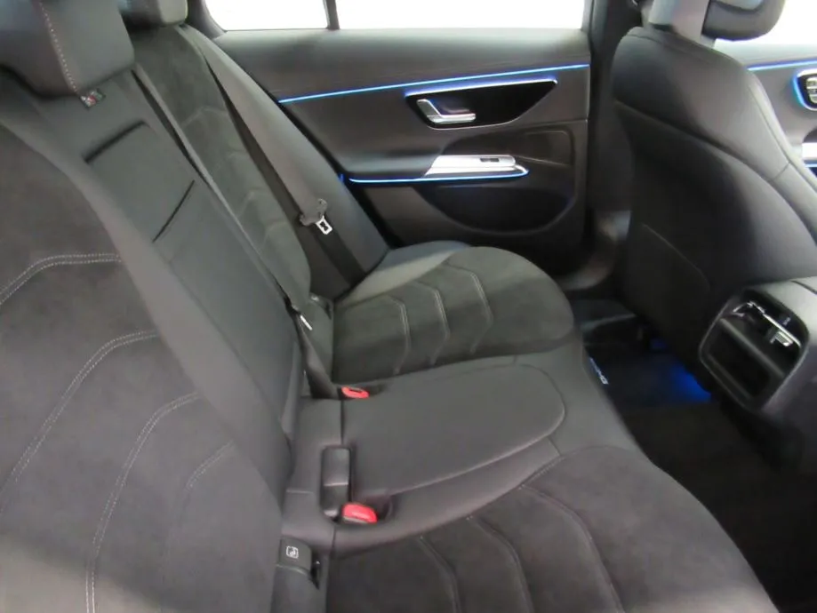 mercedes-benz e 220 d amg line/digital/memory/distronic/night/360° - slika 12
