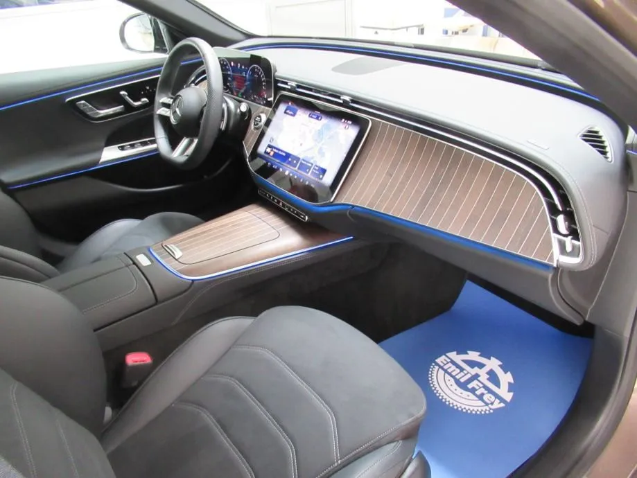 mercedes-benz e 300 e amg line/digital/distronic/memory/night/360°/20" - slika 16