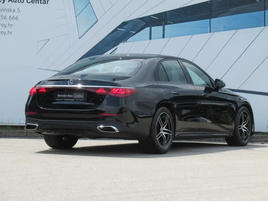 mercedes-benz e-klasa 220 d 4matic amg line - slika 6