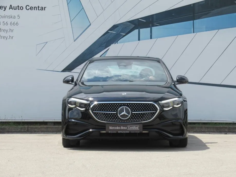 mercedes-benz e-klasa 220 d 4matic amg line - slika 1