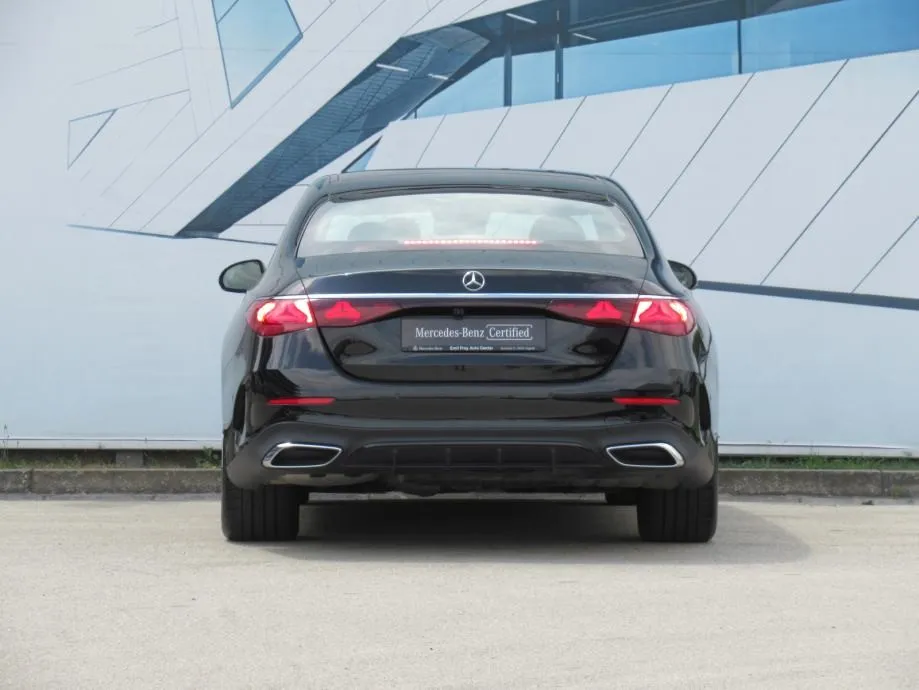 mercedes-benz e-klasa 220 d 4matic amg line - slika 7