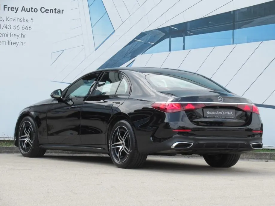 mercedes-benz e-klasa 220 d 4matic amg line - slika 8