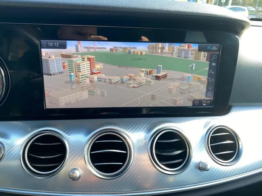 mercedes e220 4matic | 4 x garancija | 36 rata - slika 12