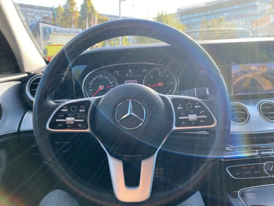 mercedes e220 4matic | 4 x garancija | 36 rata - slika 17