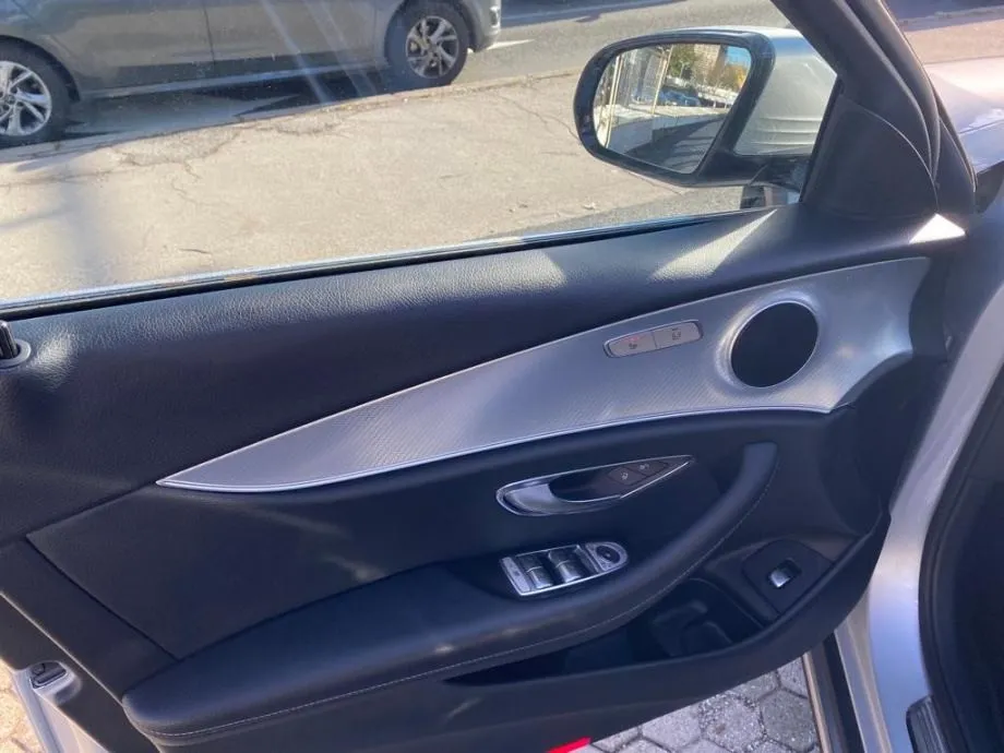 mercedes e220 4matic | 4 x garancija | 36 rata - slika 18