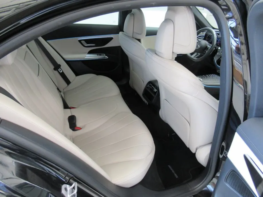 mercedes-benz e 220 d amg line/digital/memory/distronic/kamera 360° - slika 11