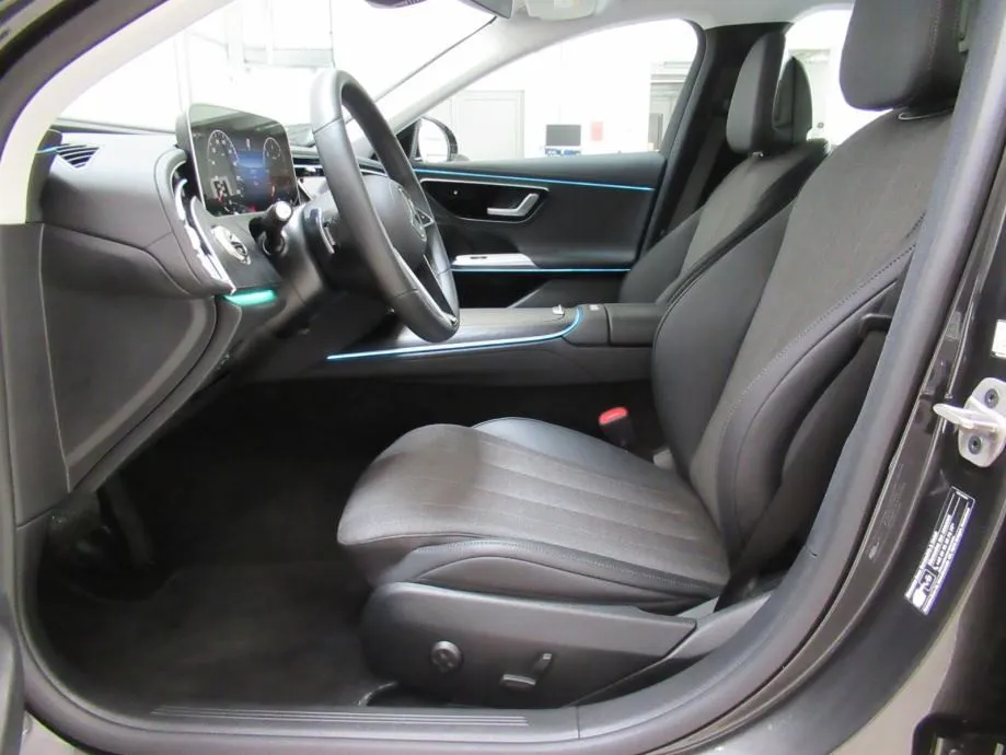 mercedes-benz e-klasa 220 d avantgarde - slika 17