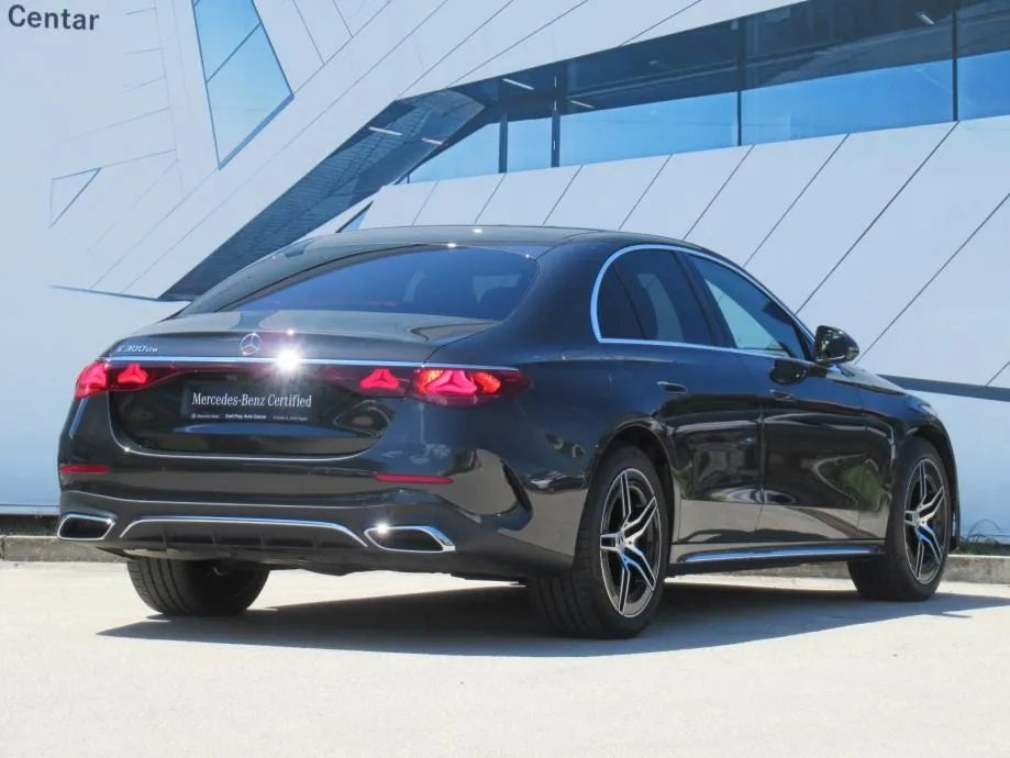 mercedes-benz e-klasa 300 de amg line premium - slika 6