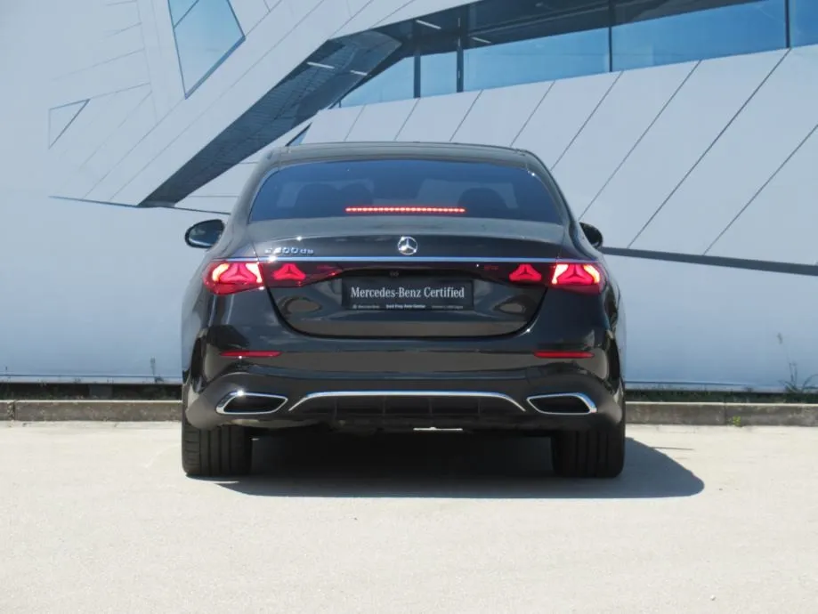 mercedes-benz e-klasa 300 de amg line premium - slika 7