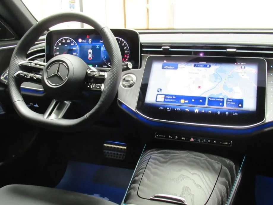 mercedes-benz e-klasa 300 de amg line premium - slika 14