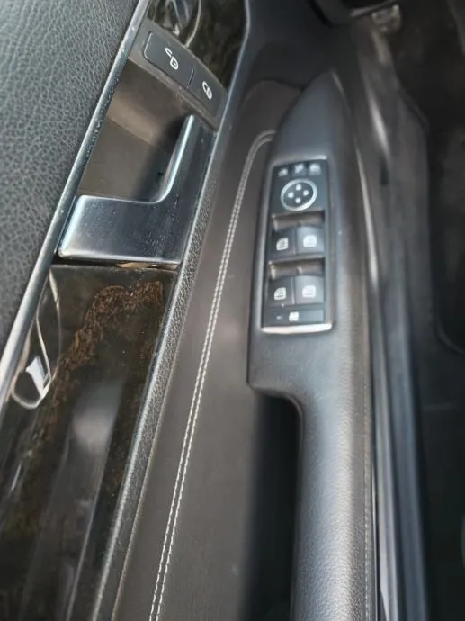 mercedes-benz e-klasa cabrio 220 amg automatik - slika 11