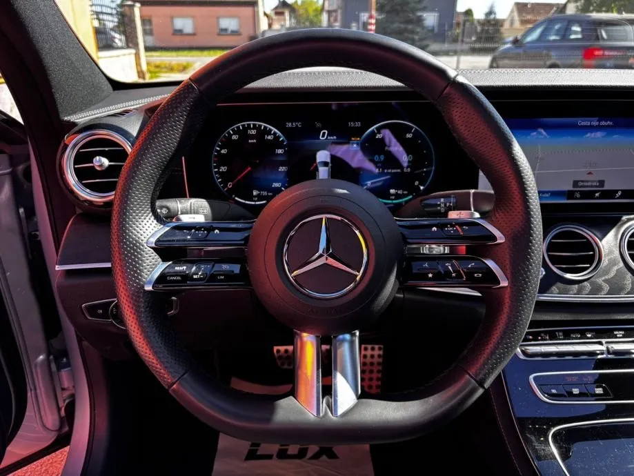 mercedes-benz e-klasa 300de•amg•240kw - slika 16