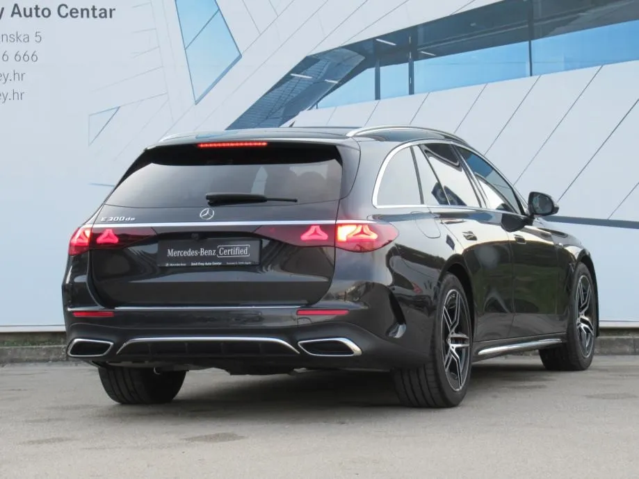 mercedes-benz e 300 t de amg line - slika 6