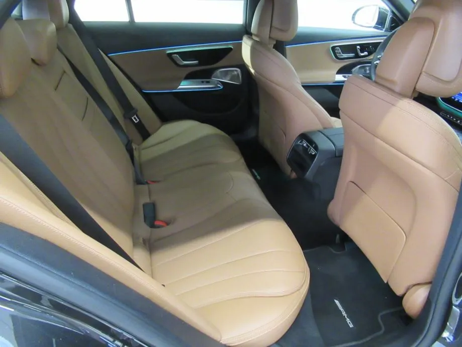 mercedes-benz e 300 t de amg line - slika 11