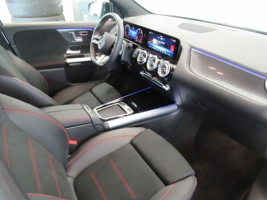 mercedes-benz gla 200 d amg line/night/memory/multibeam led/distronic - slika 11