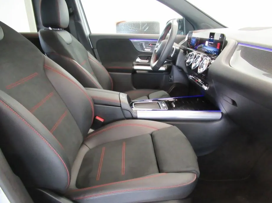 mercedes-benz gla 200 d amg line/night/memory/multibeam led/distronic - slika 12