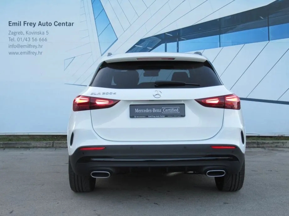mercedes-benz gla 200 d amg line/night/panorama/keyless/memory/20'' - slika 18