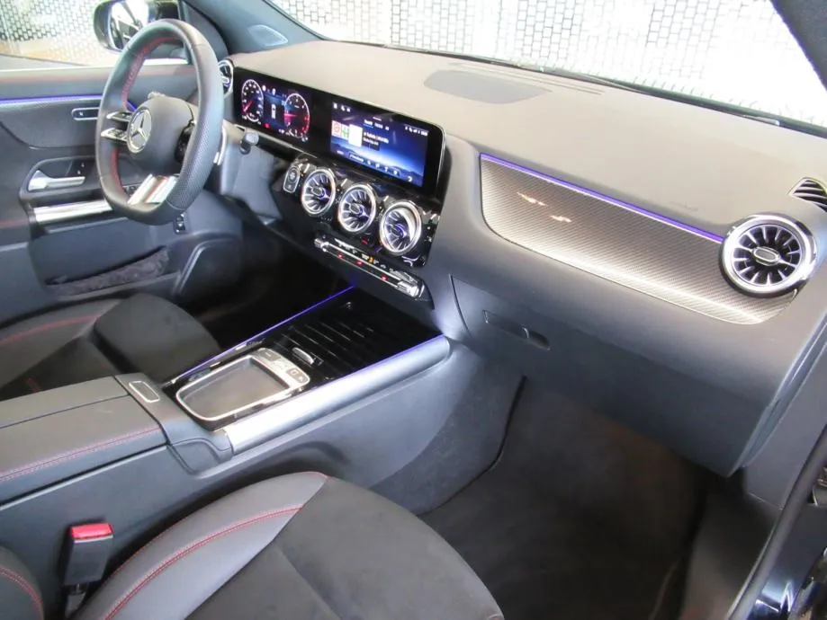 mercedes-benz gla 200 d amg line - slika 9