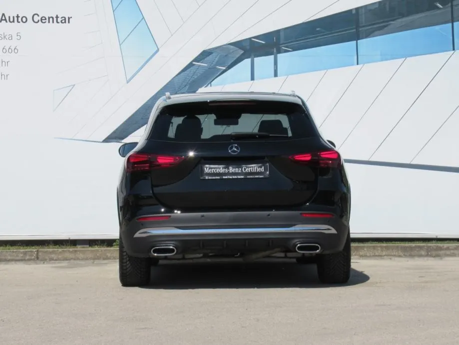 mercedes-benz gla 200 d amg line - slika 7