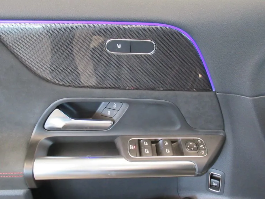 mercedes-benz gla 200 d amg line - slika 15