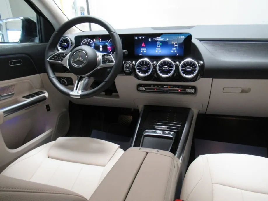 mercedes-benz gla 200 d progressive/night/keyless/multibeam led/19'' - slika 3