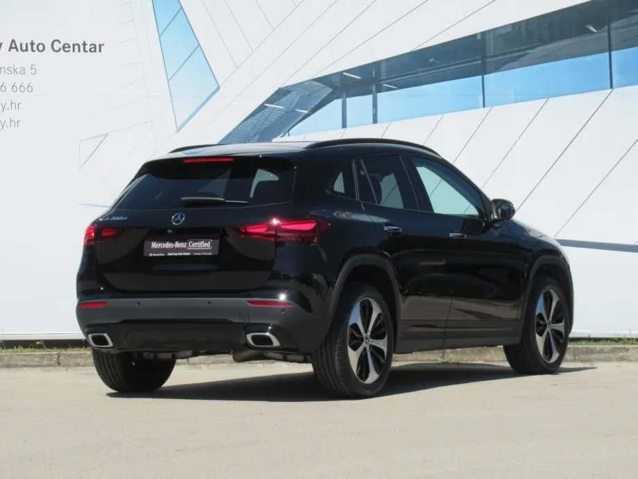 mercedes-benz gla 200 d progressive/night/keyless/multibeam led/19'' - slika 15
