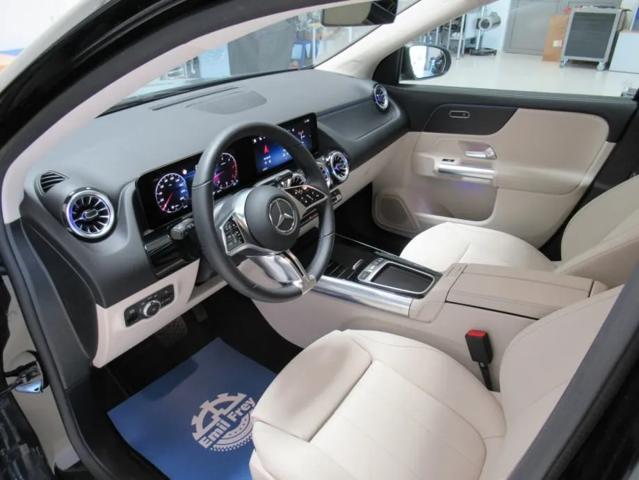 mercedes-benz gla 200 d progressive/night/keyless/multibeam led/19'' - slika 19