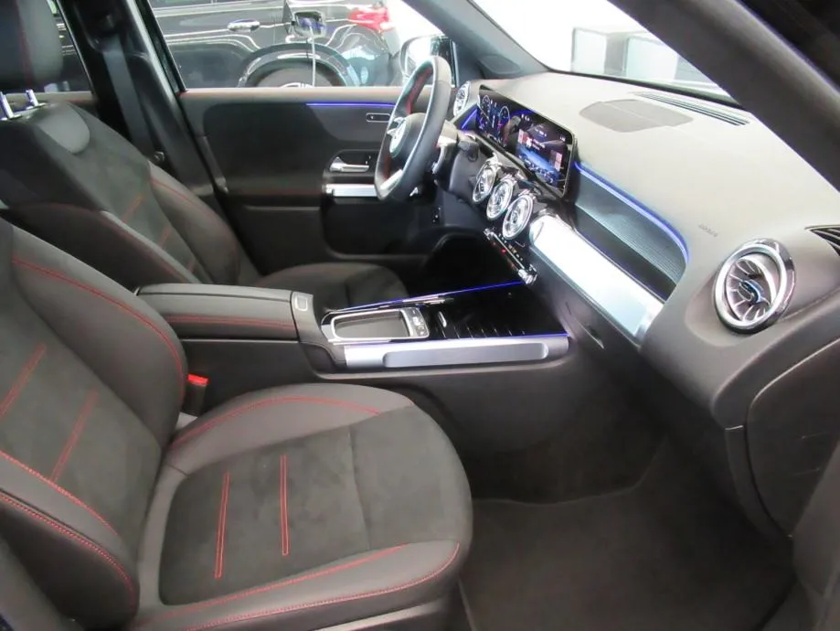 mercedes-benz glb 200 d amg line - slika 10