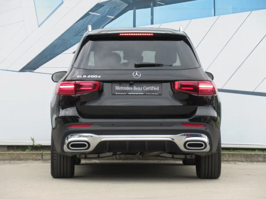 mercedes-benz glb 200 d amg line - slika 7