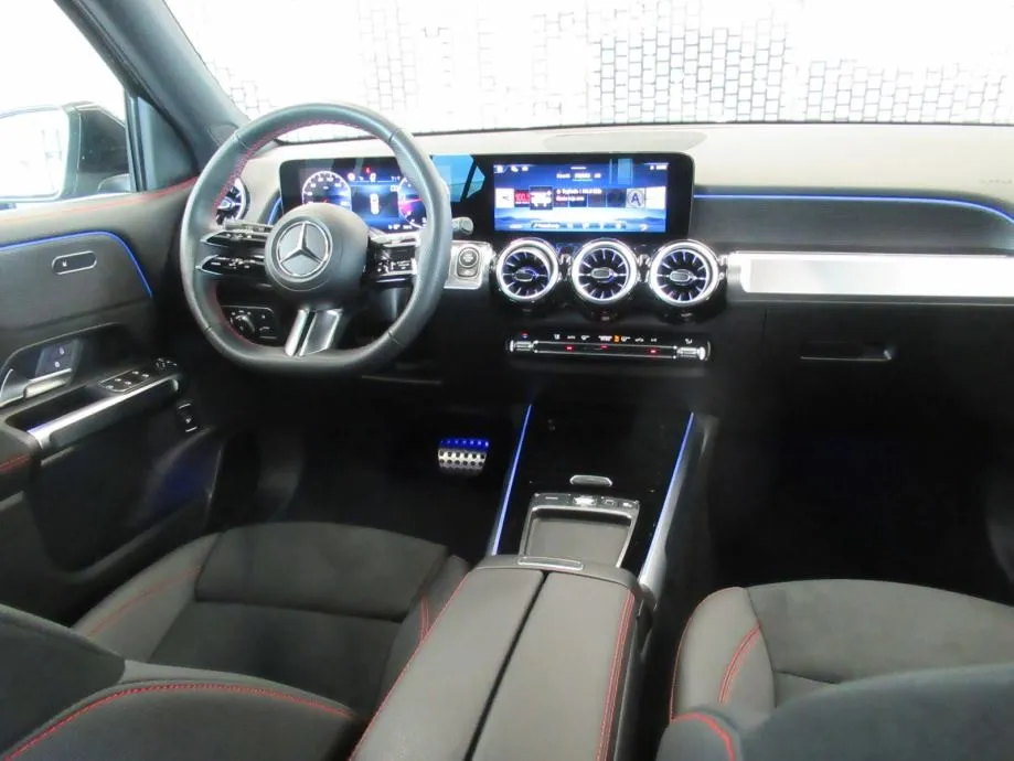 mercedes-benz glb 200 d amg line - slika 14