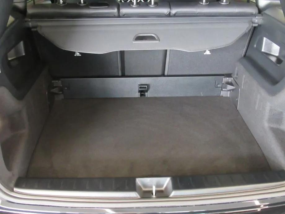 mercedes-benz glb 200 d amg line - slika 18
