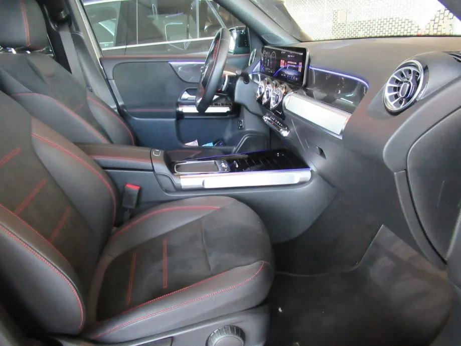 mercedes-benz glb 200 d amg line / 7 sjedala - slika 9