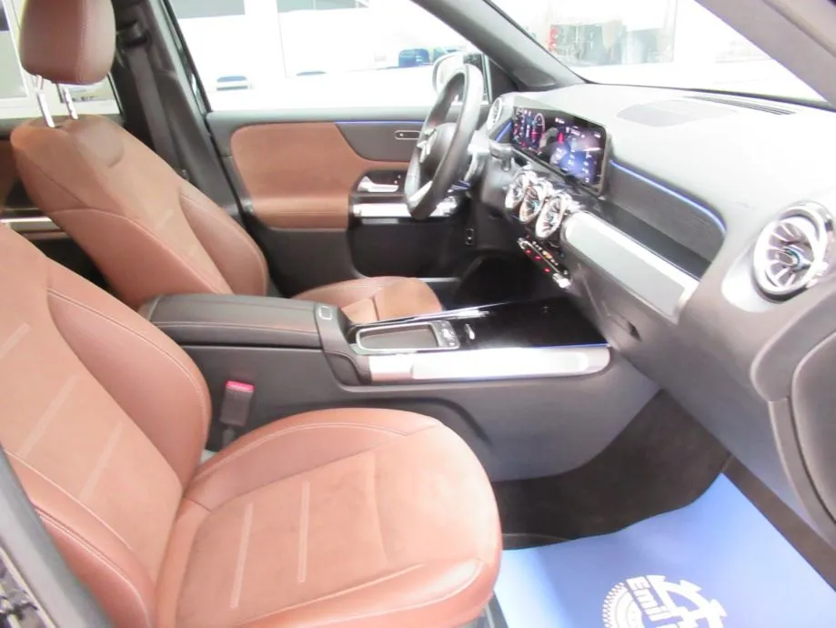 mercedes-benz glb 200 d amg line - slika 12