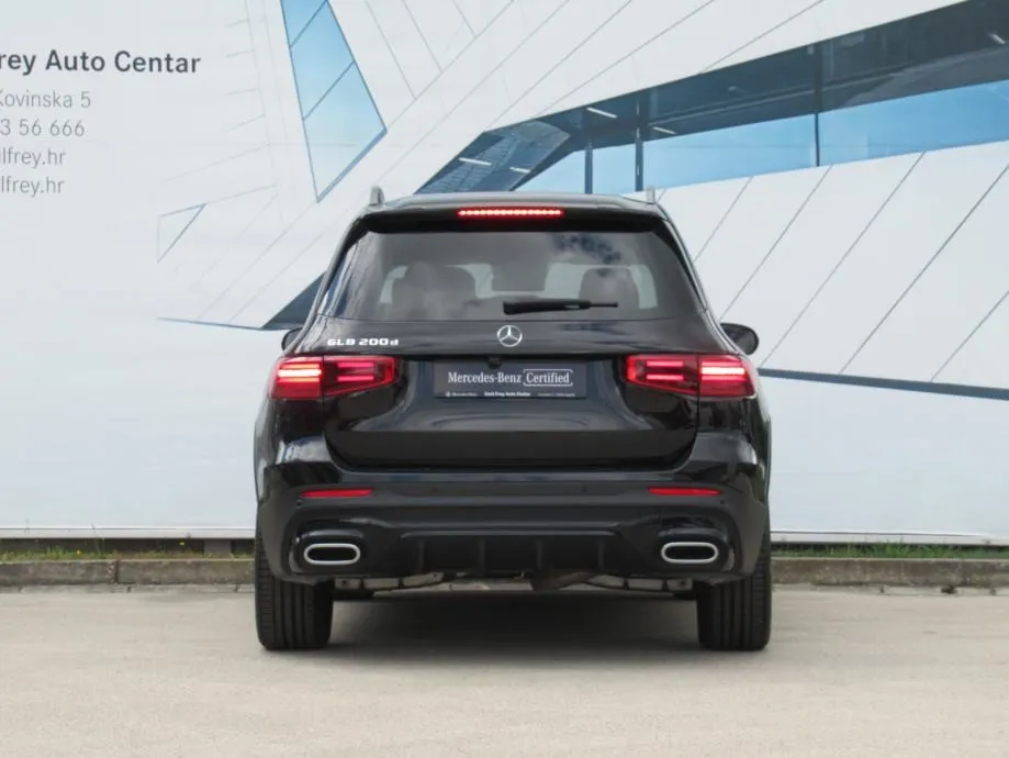 mercedes-benz glb 200 d amg line - slika 18