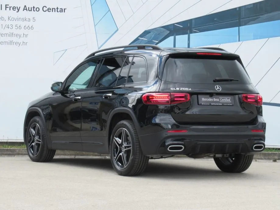 mercedes-benz glb 200 d amg line - slika 17