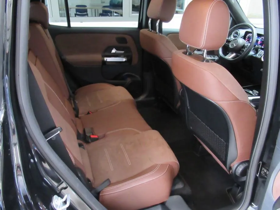 mercedes-benz glb 200 d amg line - slika 8