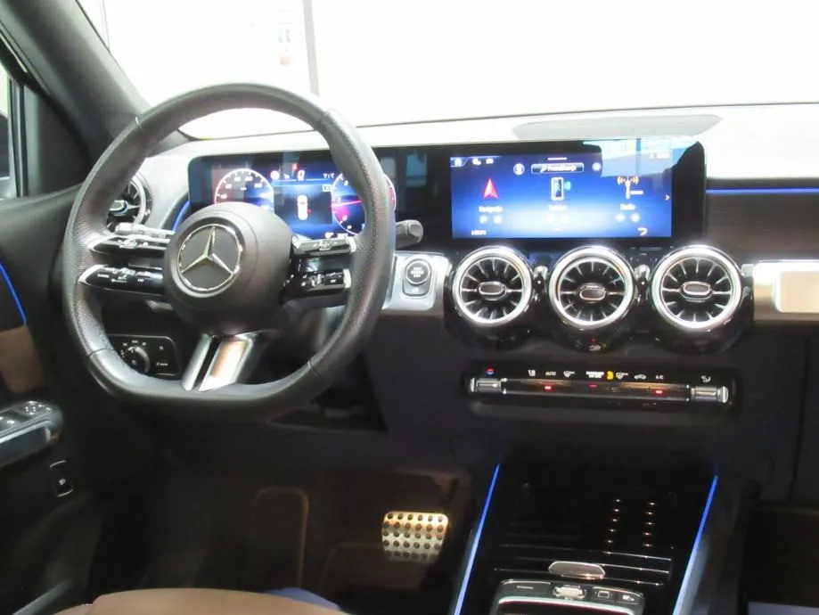 mercedes-benz glb 200 d amg line - slika 13