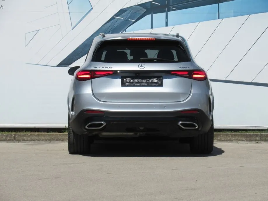 mercedes-benz glc 220 d 4m amg line/digital/memory/night/20" - slika 7