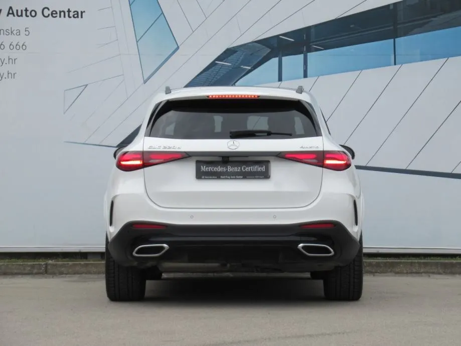 mercedes-benz glc 220 d 4m amg line/digital/keyless-go/night/360°/20" - slika 7