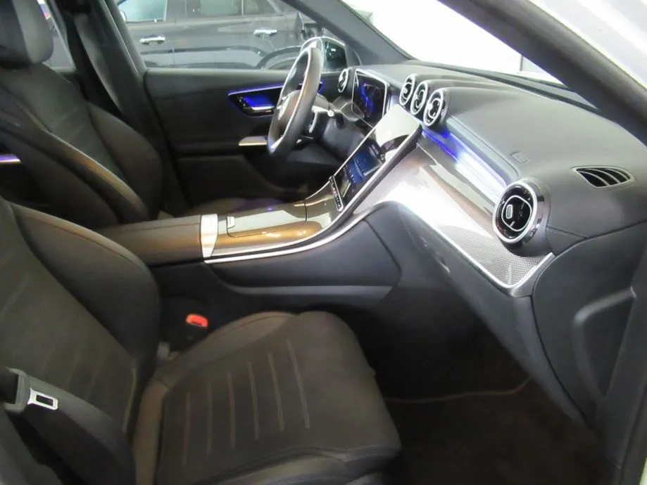 mercedes-benz glc 220 d 4m amg line/digital/keyless-go/night/360°/20" - slika 9